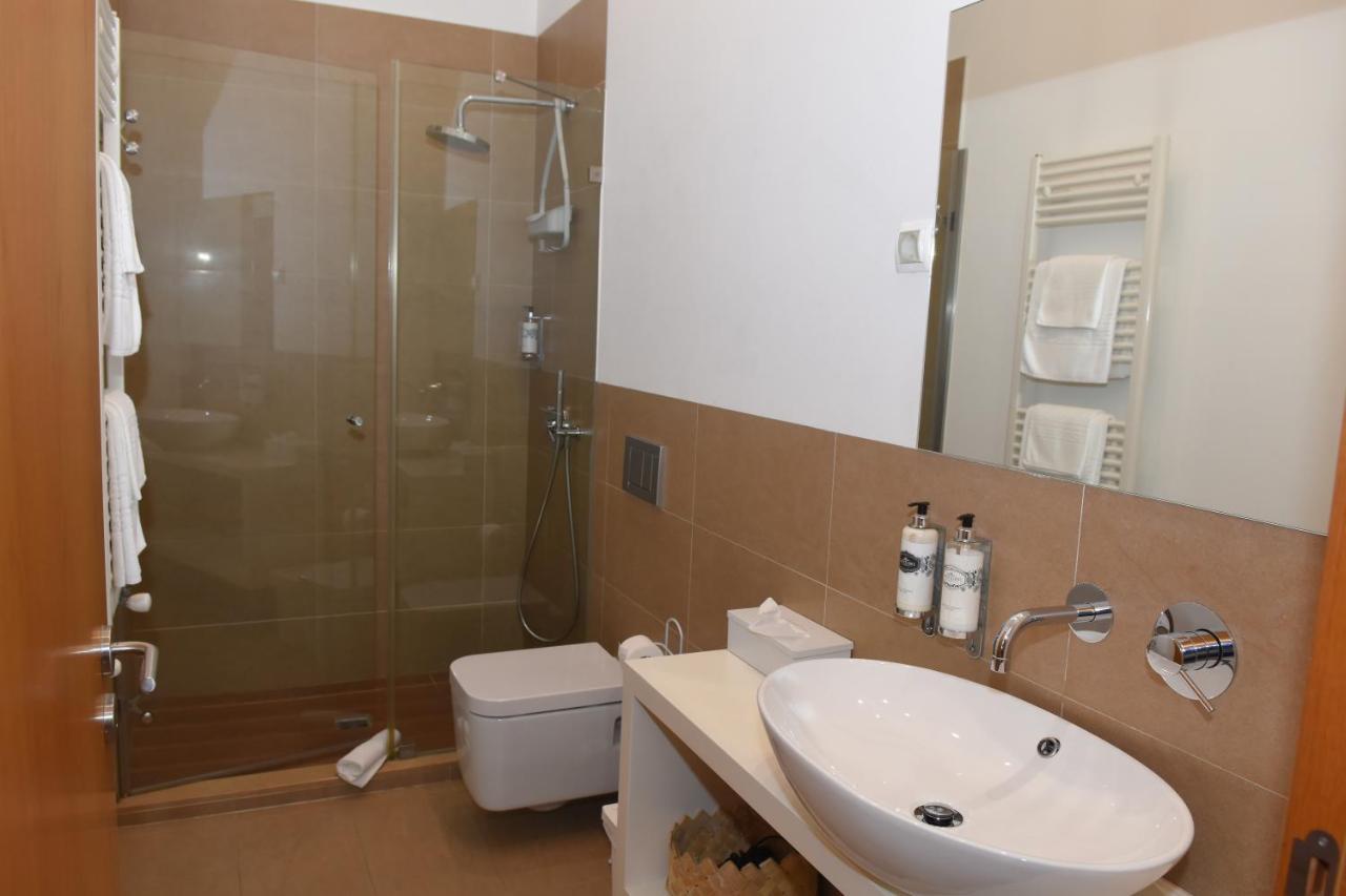 Domus 26 Guesthouse - B&B บรากา ภายนอก รูปภาพ